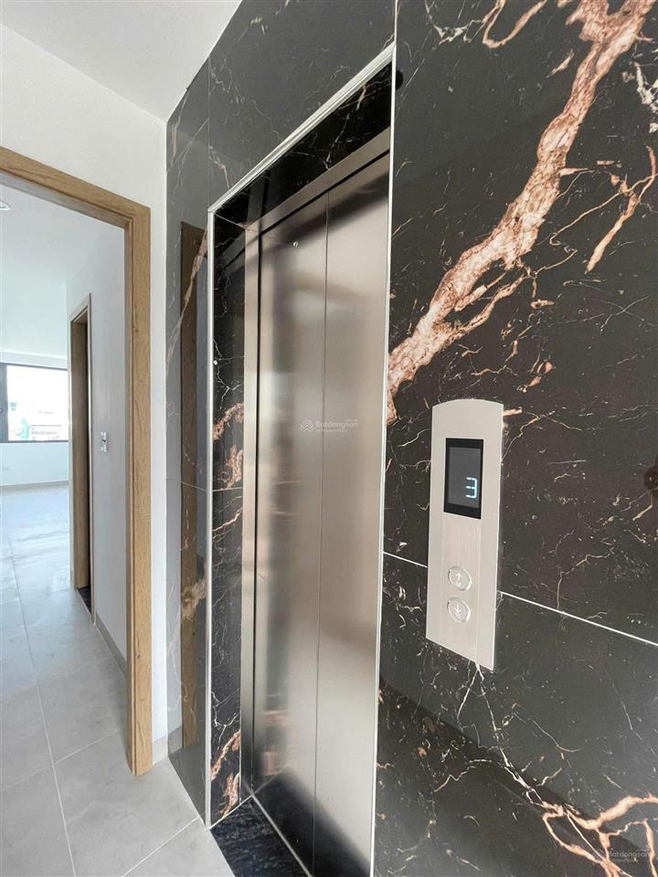 Bán gấp nhà tái định cư liên ninh  30m2, 7,4 tỷ thang máy  vỉa hè  ở sướng