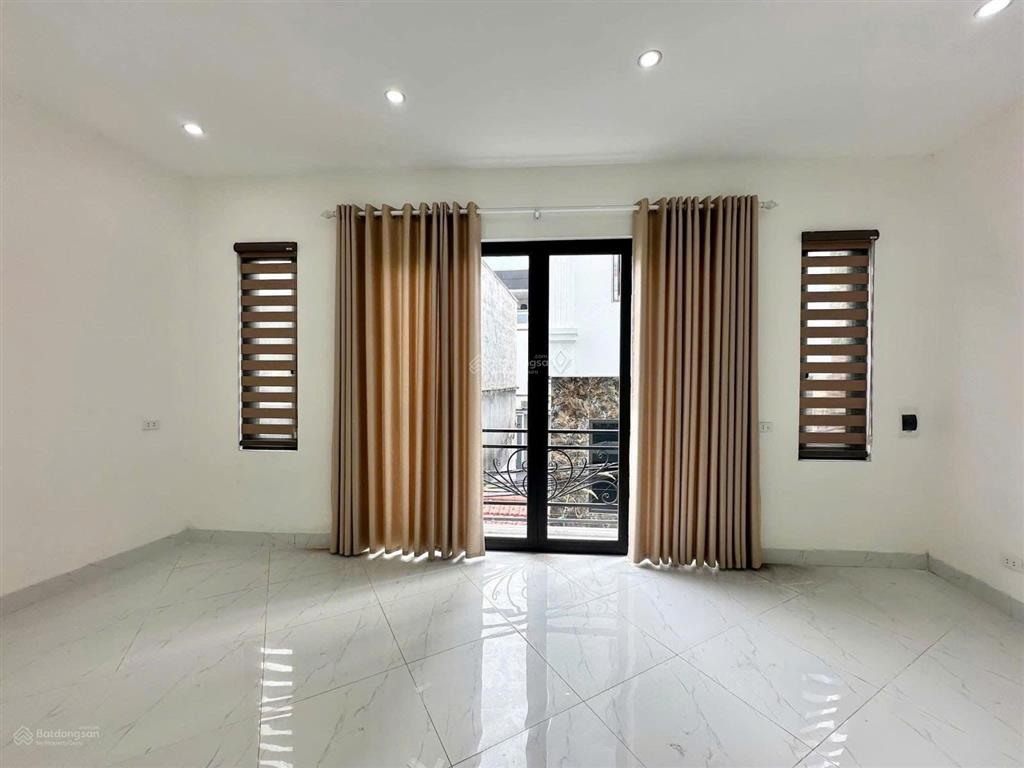 Bán gấp nhà riêng 40m2  5,95 tỷ tại vĩnh ninh, thanh trì  mặt tiền khủng  ngõ thông gần ô tô