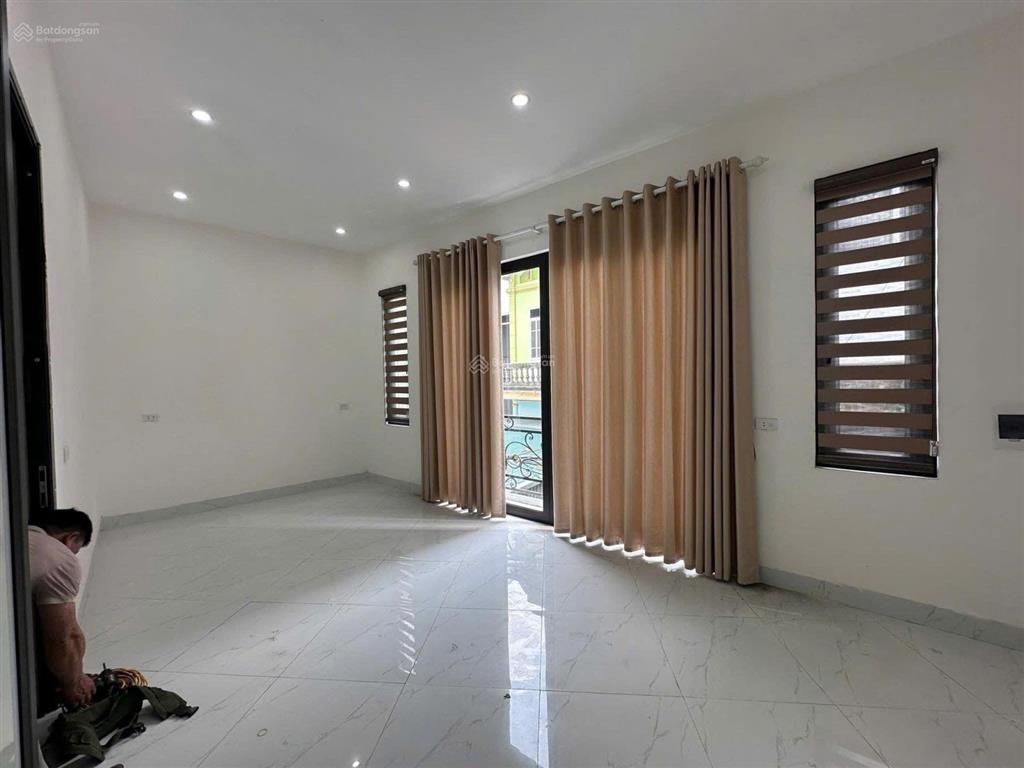 Bán gấp nhà riêng 40m2  5,95 tỷ tại vĩnh ninh, thanh trì  mặt tiền khủng  ngõ thông gần ô tô