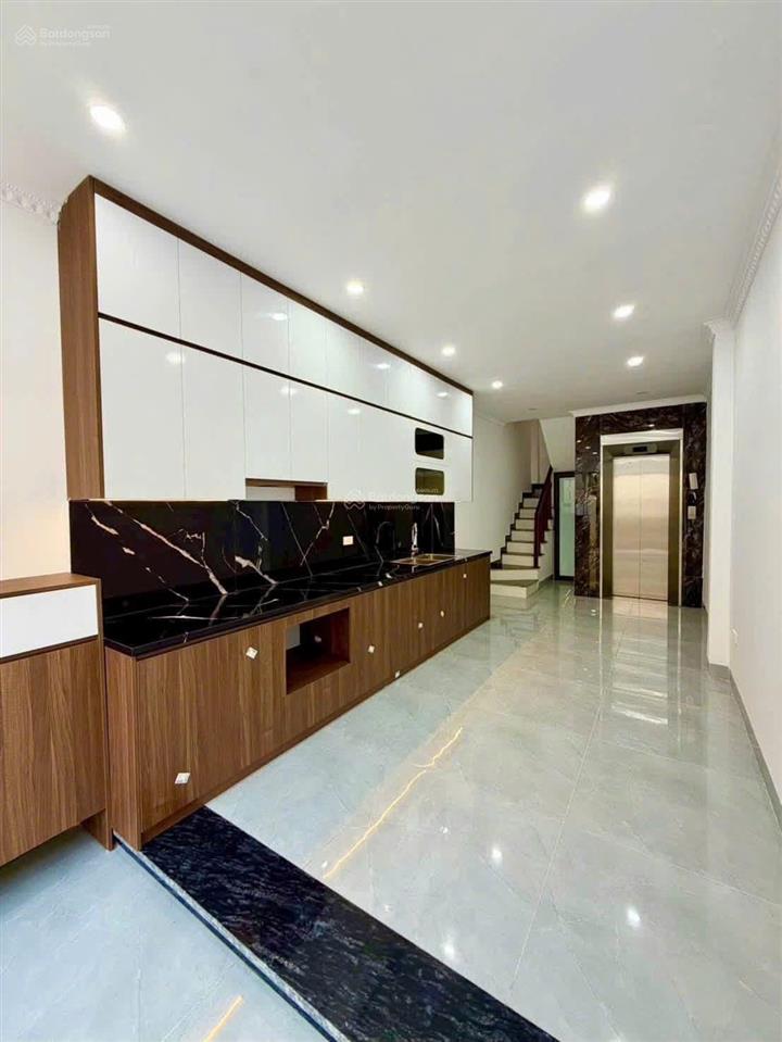 Nhà riêng tại đường ngũ hiệp, 7,75 tỷ, 38 m2, 6 tầng  ô tô đỗ cửa  thang máy