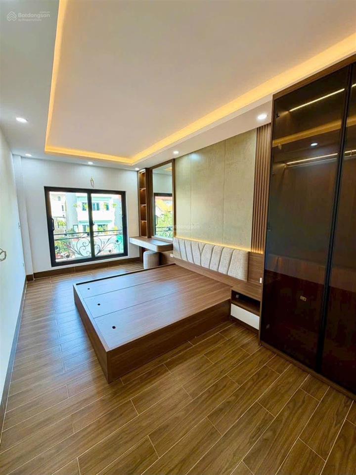 Nhà riêng tại đường ngũ hiệp, 7,75 tỷ, 38 m2, 6 tầng  ô tô đỗ cửa  thang máy