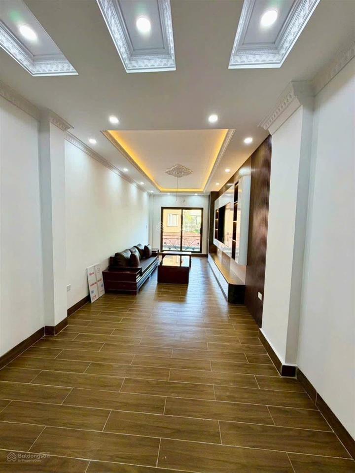Nhà riêng tại đường ngũ hiệp, 7,75 tỷ, 38 m2, 6 tầng  ô tô đỗ cửa  thang máy