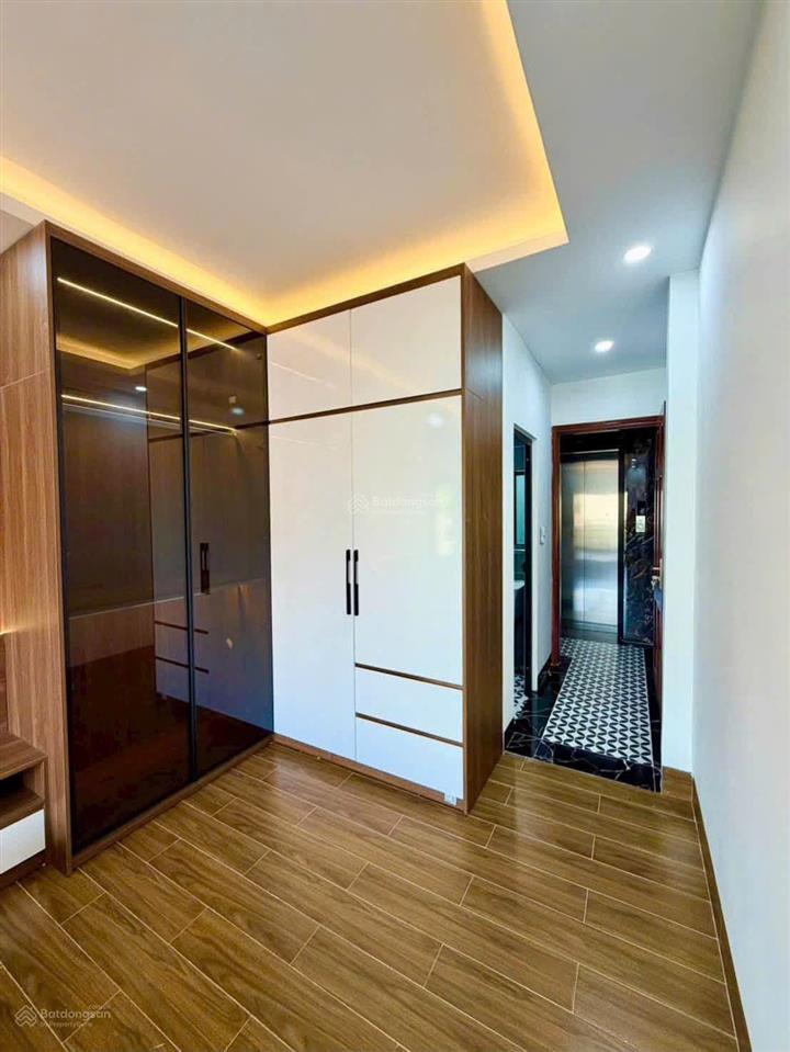 Nhà riêng tại đường ngũ hiệp, 7,75 tỷ, 38 m2, 6 tầng  ô tô đỗ cửa  thang máy