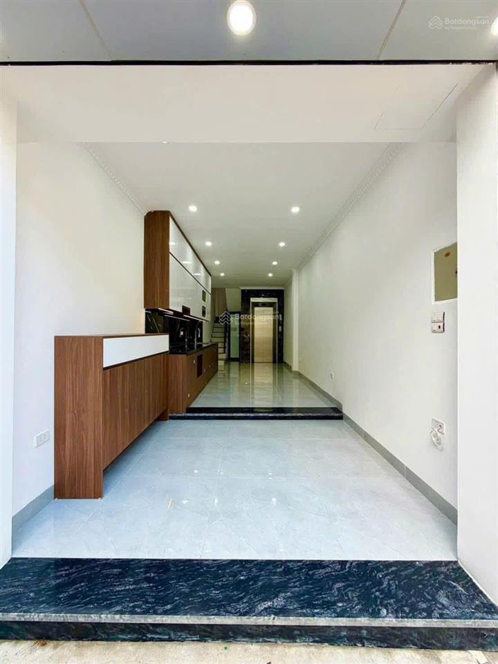 Nhà riêng tại đường ngũ hiệp, 7,75 tỷ, 38 m2, 6 tầng  ô tô đỗ cửa  thang máy