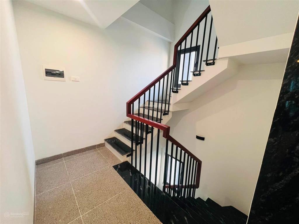 Bán toà văn phòng phố tân mai  85m2  6 tầng thang máy  mt 5,1m ô tô tránh  kinh doanh