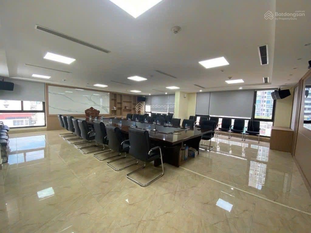 Siêu phẩm cầu giấy  tòa văn phòng 605m2  30m mặt tiền  full pccc  hoàn công  dòng tiền khủng