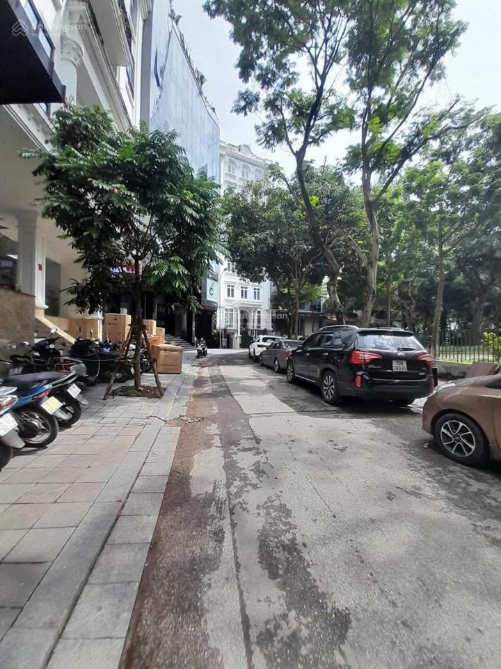 Siêu phẩm cầu giấy  tòa văn phòng 605m2  30m mặt tiền  full pccc  hoàn công  dòng tiền khủng