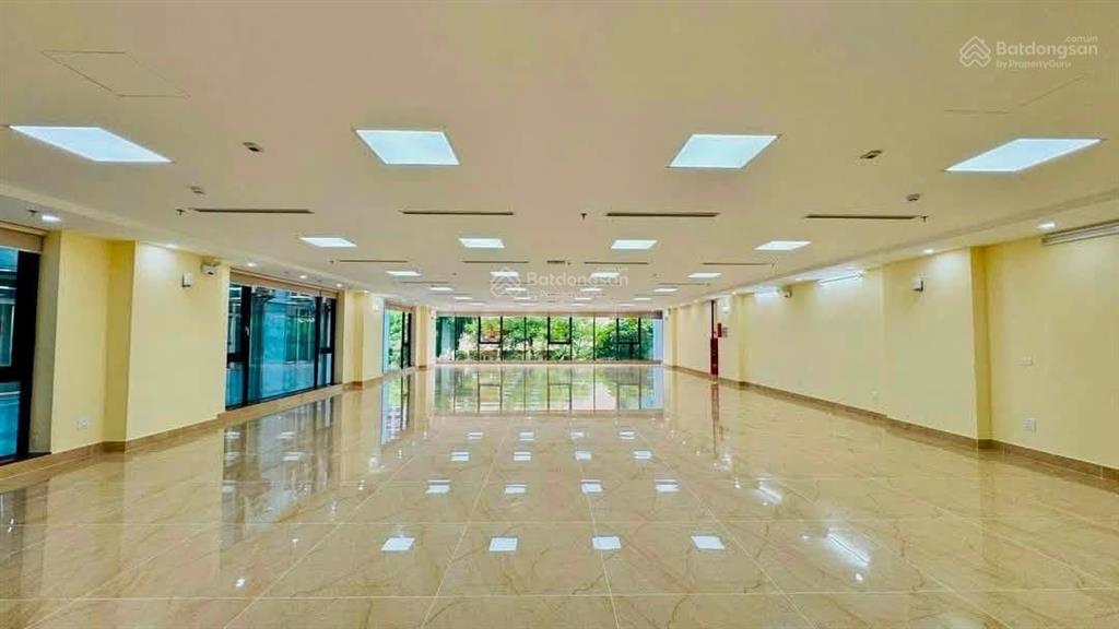 Quỹ đất vàng mặt phố nguyễn văn cừ 125m mặt tiền 8m vị trí kinh doanh đắc địa  giá tốt