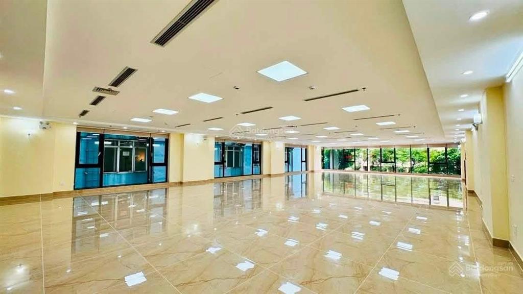 Quỹ đất vàng mặt phố nguyễn văn cừ 125m mặt tiền 8m vị trí kinh doanh đắc địa  giá tốt