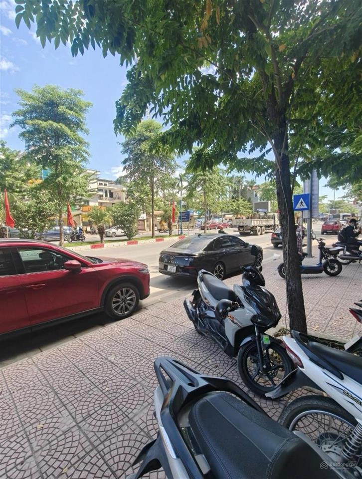 Mặt phố nguyễn bặc thanh trì lô góc đường 40m. dt 60m2 x 5 tầng. dòng tiền 25tr/tháng. 20 tỷ