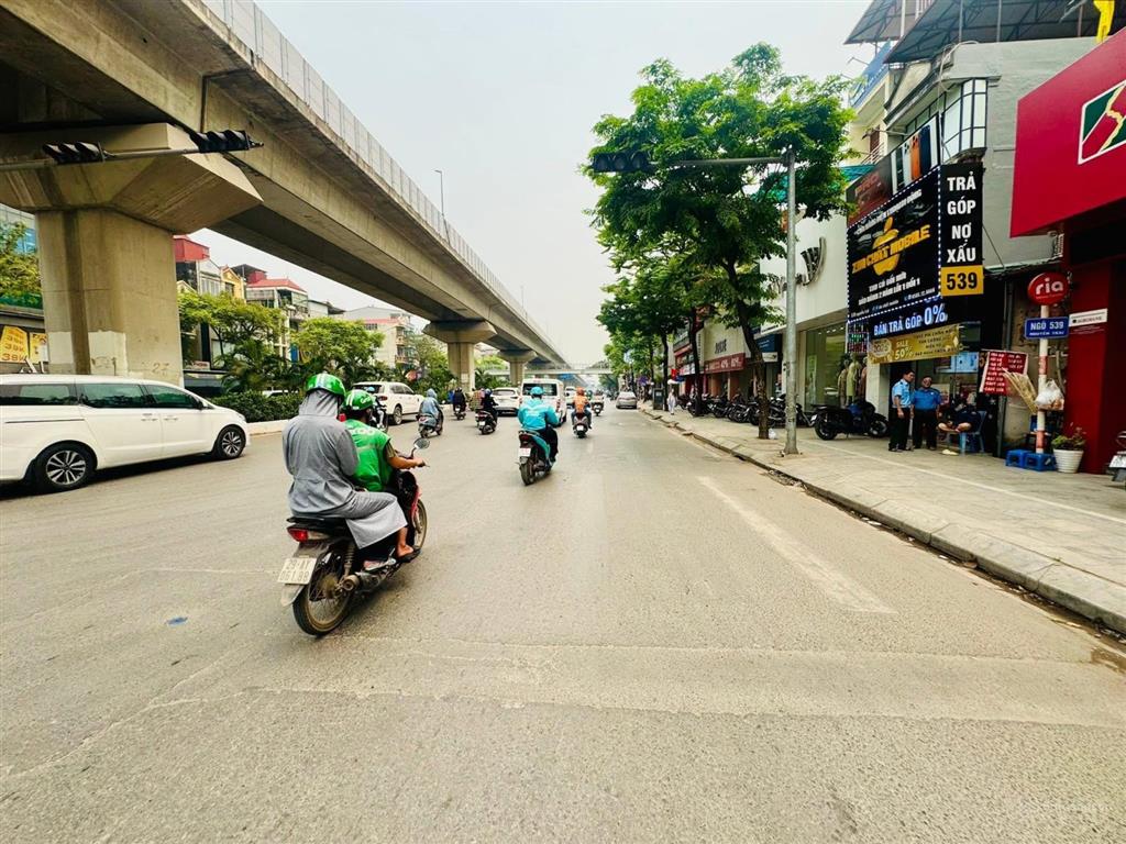 Bán đất mặt phố minh khai 195m, mặt tiền 7,8m vỉa hè gần 10m vị trí sát ngã tư tiềm năng