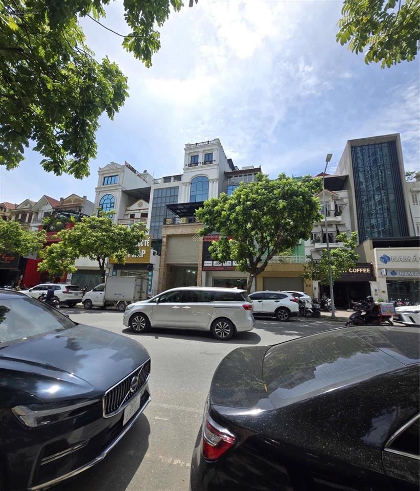 Bán tòa nhà mặt phố vũ phạm hàm 150m, 7 tầng, 2 mặt phố. dòng tiền 150 triệu/tháng. vị trí đắc địa.