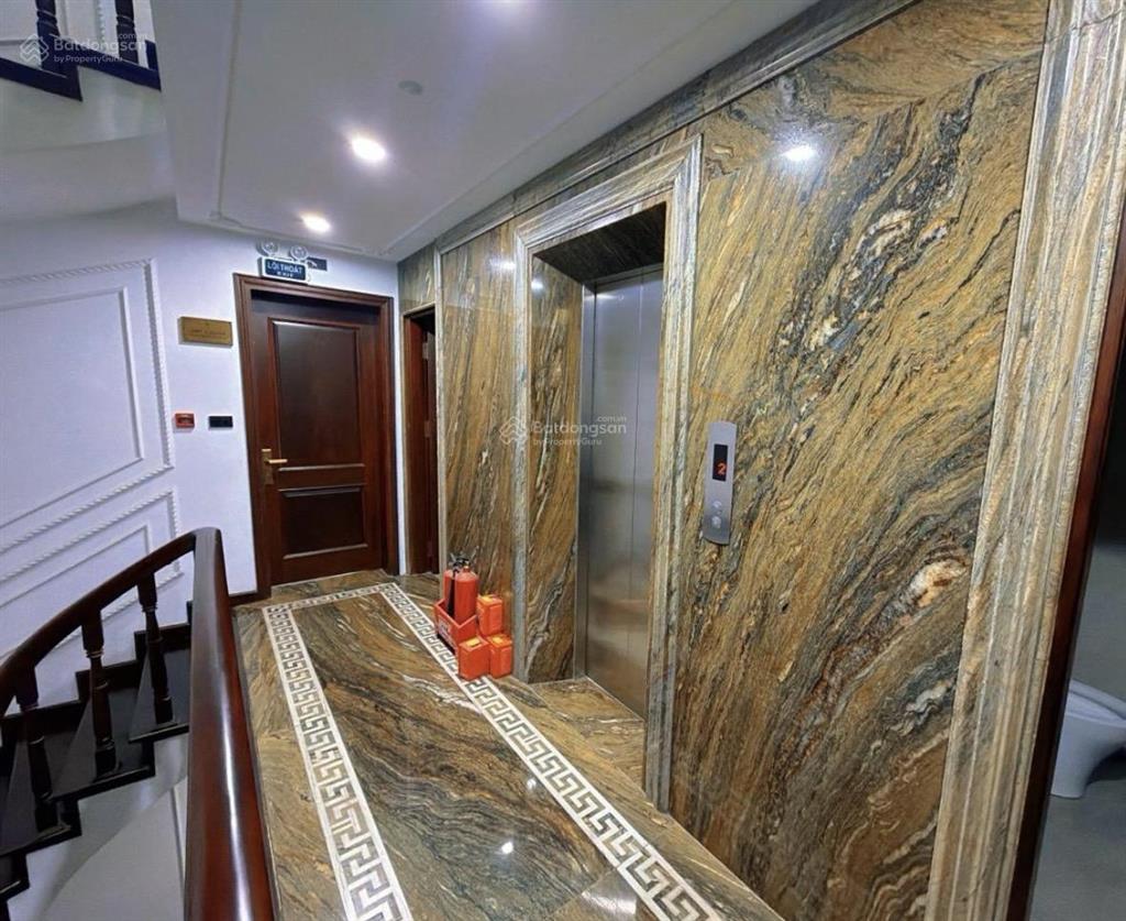 Bán tòa nhà mặt phố vũ phạm hàm 150m, 7 tầng, 2 mặt phố. dòng tiền 150 triệu/tháng. vị trí đắc địa.