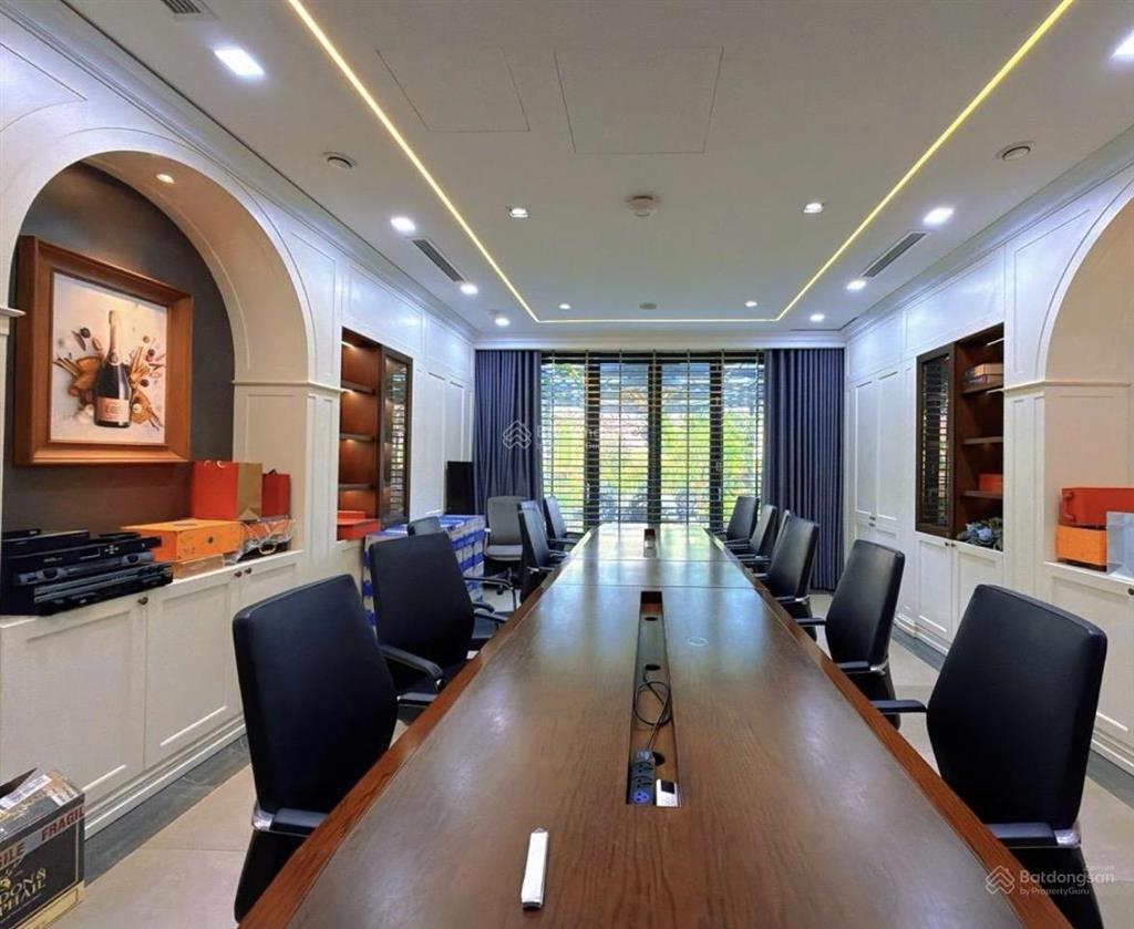 Bán tòa nhà mặt phố vũ phạm hàm 150m, 7 tầng, 2 mặt phố. dòng tiền 150 triệu/tháng. vị trí đắc địa.