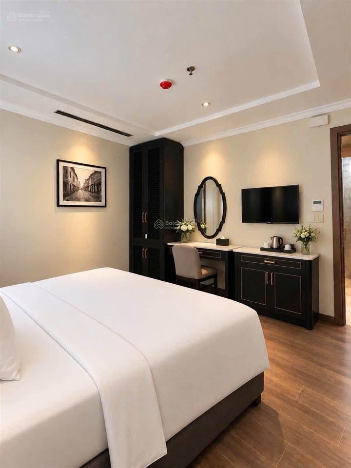 Bán khách sạn mặt phố hàng bông  hoàn kiếm. 222m  10 tầng  bể bơi vô cực. dòng tiền 500tr/tháng