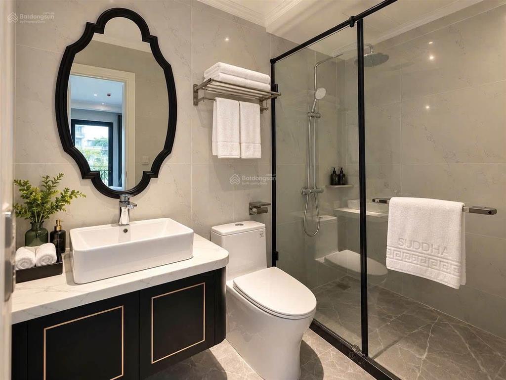 Bán khách sạn mặt phố hàng bông  hoàn kiếm. 222m  10 tầng  bể bơi vô cực. dòng tiền 500tr/tháng