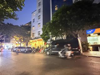 Khách sạn 4 sao mp cửa đông hoàn kiếm. dt 160m2 10 tầng 38 phòng dòng tiền 2 tỷ/tháng