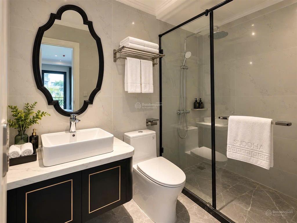 Bán khách sạn lô góc ba đình. dt 117m  10 tầng  mt 8,3m  26 phòng. dòng tiền 360 triệu/tháng