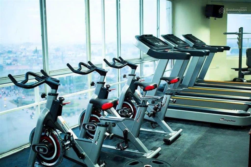 Bán khách sạn 12 tầng  lô góc 3 mặt tiền cầu giấy  doanh thu 1,3 tỷ/th. tài sản đầu tư khủng