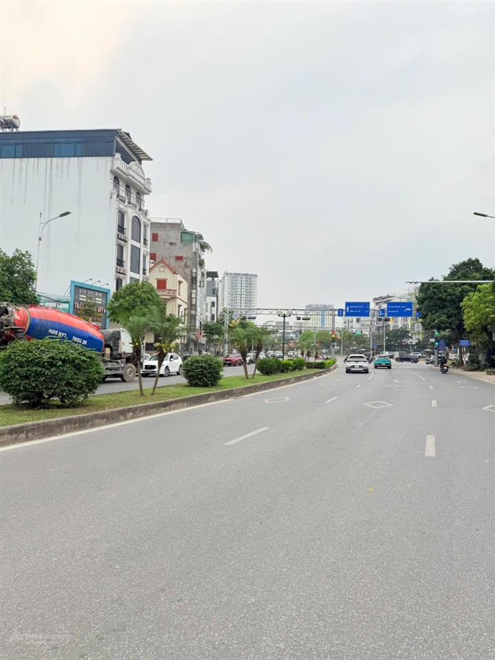 Tòa văn phòng hạng a  mặt phố hồng tiến  trung tâm long biên  480m  9 tầng  mặt tiền 18m.