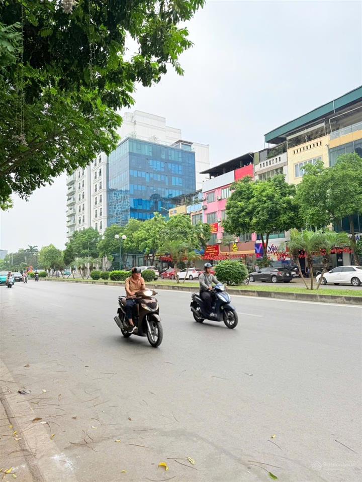 Tòa văn phòng hạng a  mặt phố hồng tiến  trung tâm long biên  480m  9 tầng  mặt tiền 18m.