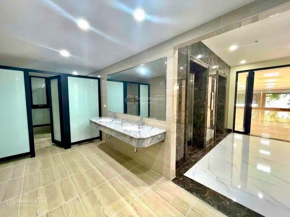 Siêu phẩm building mặt phố vip đống đa  415m  11 tầng  2 hầm  hai mặt tiền. giá 415 tỷ