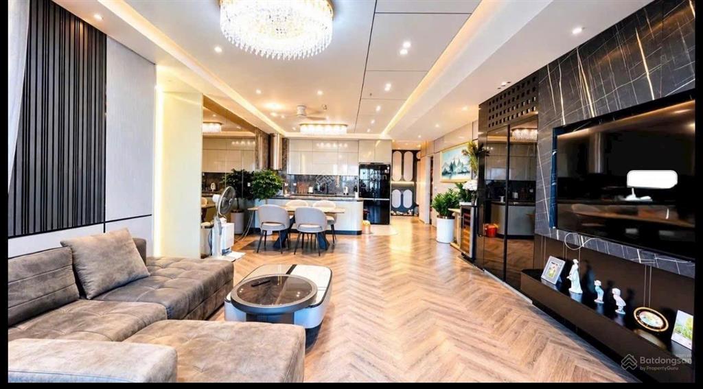 Bán căn hộ vincom bà triệu  căn góc  tầng 15  135m  view đẹp  sổ đỏ sẵn giao dịch. giá 22 tỷ