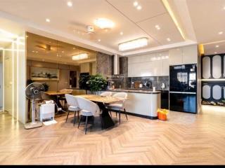 Bán căn hộ vincom bà triệu  căn góc  tầng 15  135m  view đẹp  sổ đỏ sẵn giao dịch. giá 22 tỷ