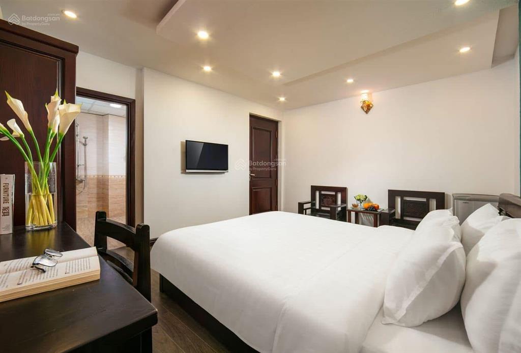 Siêu phẩm khách sạn mặt phố hàng bông 222m2 10 tầng bể bơi vô cực dòng tiền 6 tỷ/năm