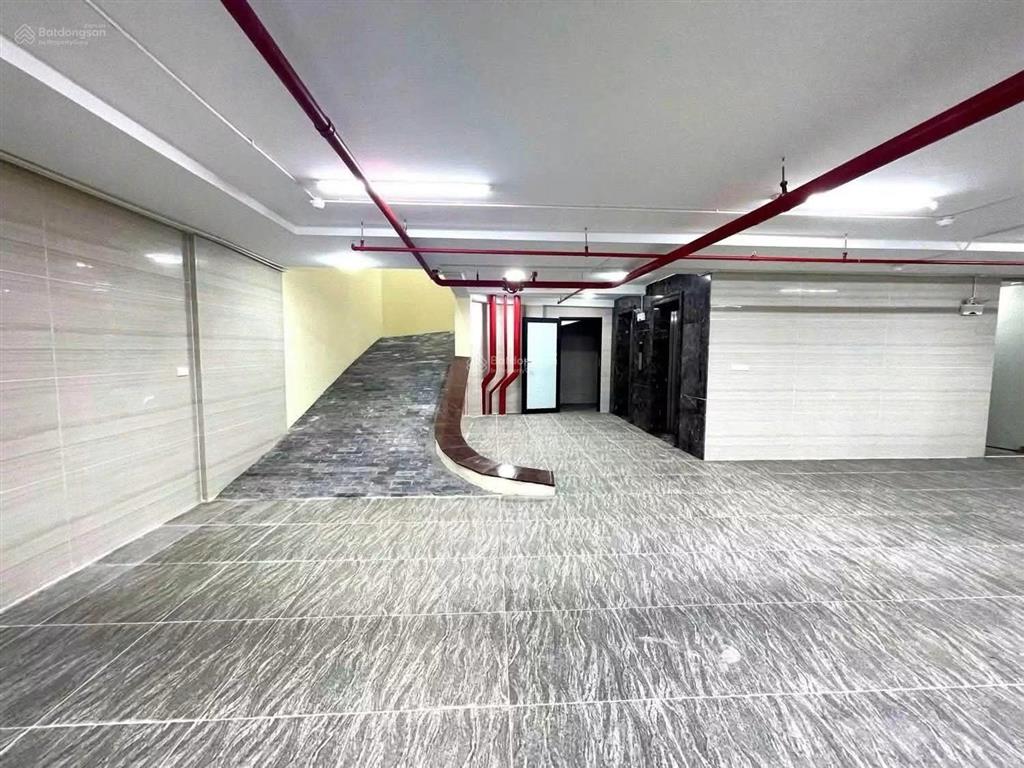 Lê trọng tấn tòa vp mặt phố 160m 9 tầng mt 9m 3 mặt thoáng tài sản lớn, vị trí đắc giá.