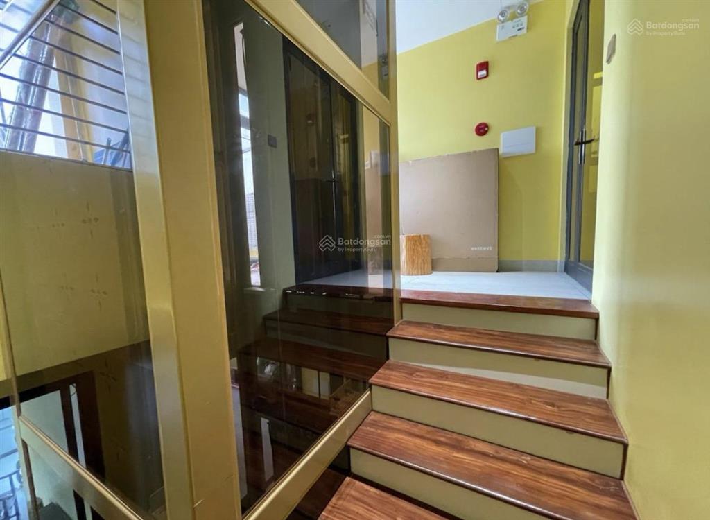 Chuyển đổi gấp  bán nhà phố lạc trung  7 tầng thang máy  gara 2 ô tô  phân lô ôtô tránh mt rộng
