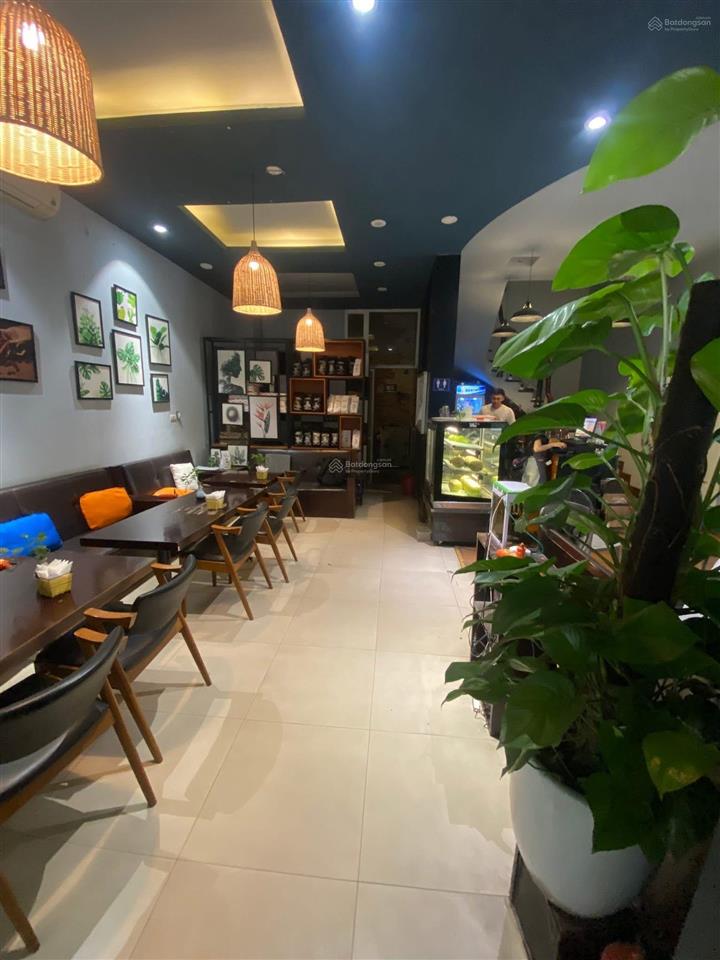 Bán nhà mặt phố quỳnh mai 40m 4 tầng, mt 6,2m đang kinh doanh café giá 11 tỷ