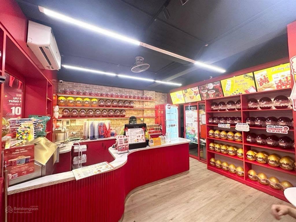Bán nhà mặt phố quỳnh mai 40m 4 tầng, mt 6,2m đang kinh doanh café giá 11 tỷ