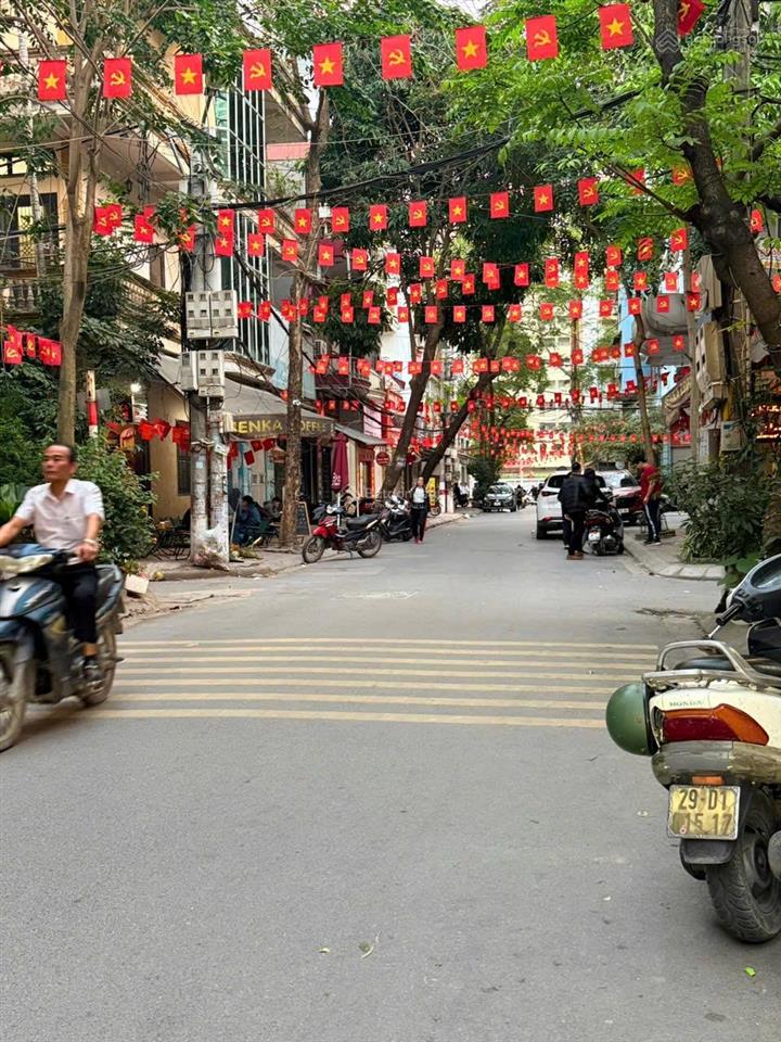 Bán nhà mặt phố quỳnh mai 40m 4 tầng, mt 6,2m đang kinh doanh café giá 11 tỷ