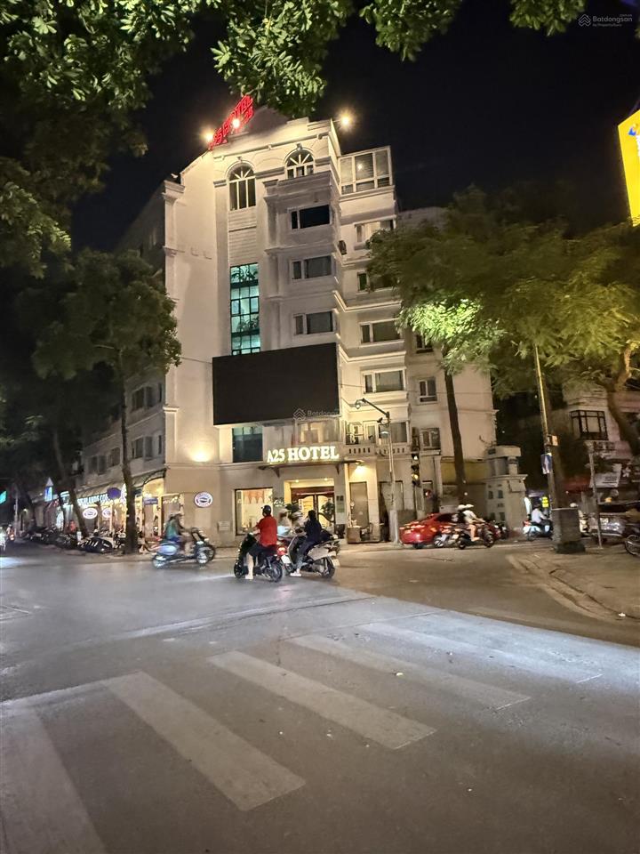 Mặt phố yên ninh  ba đình. 90m  vỉa hè rộng  quỹ đất đẹp phát triển khách sạn, tòa văn phòng