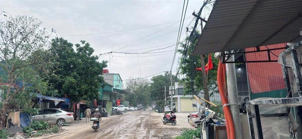 Bán đất hàng hiếmtặng lại cửa hàng thu nhập gần 10 tr/tháng