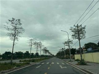 Bán đất hàng hiếmtặng lại cửa hàng thu nhập gần 10 tr/tháng