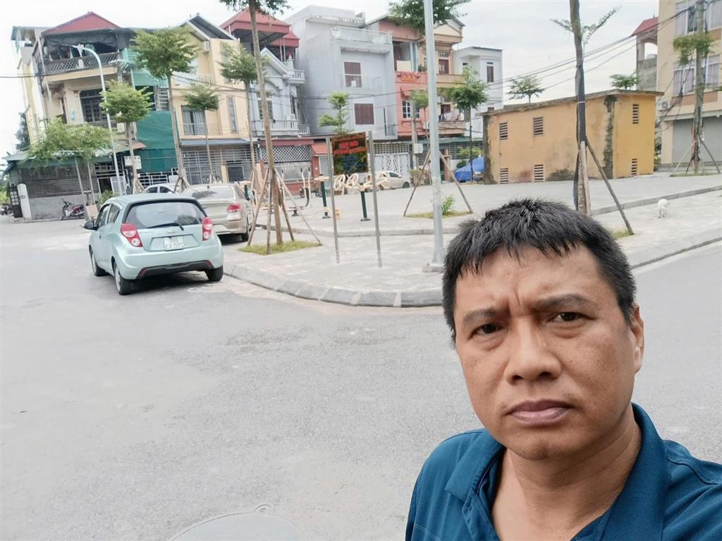 Đất view công viên  sáng mở cửa hít khí trời, tối đi bộ thư giãn