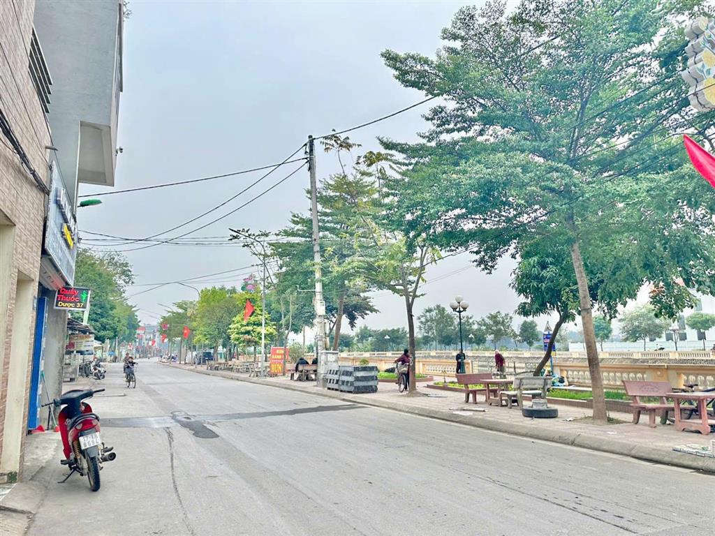 Chủ ngộp bank bán đất tặng biệt thự 3 tầng mới đẹp 120m2 kim chung, đông anh