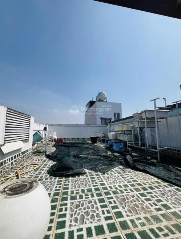 Hẻm 3m, cách 3 căn ra mt rạch xuyên tâm  46m2 ngang 4.2m, 4 tầng.