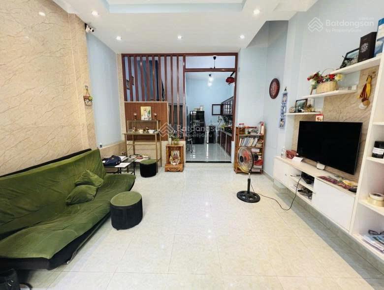 Hẻm 3m, cách 3 căn ra mt rạch xuyên tâm  46m2 ngang 4.2m, 4 tầng.