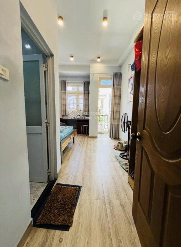 Hẻm 3m, cách 3 căn ra mt rạch xuyên tâm  46m2 ngang 4.2m, 4 tầng.