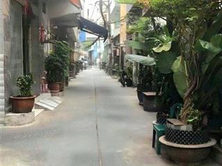 Đại học kinh tế ba tháng hai quận 10  70m2 (5x14m)  2 tầng cũ