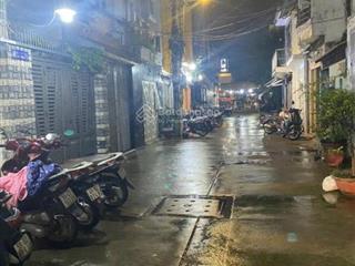 Hẻm 2.5m thông, gần mt  cầu vượt ba tháng hai  31m2, 5 tầng 4pn.