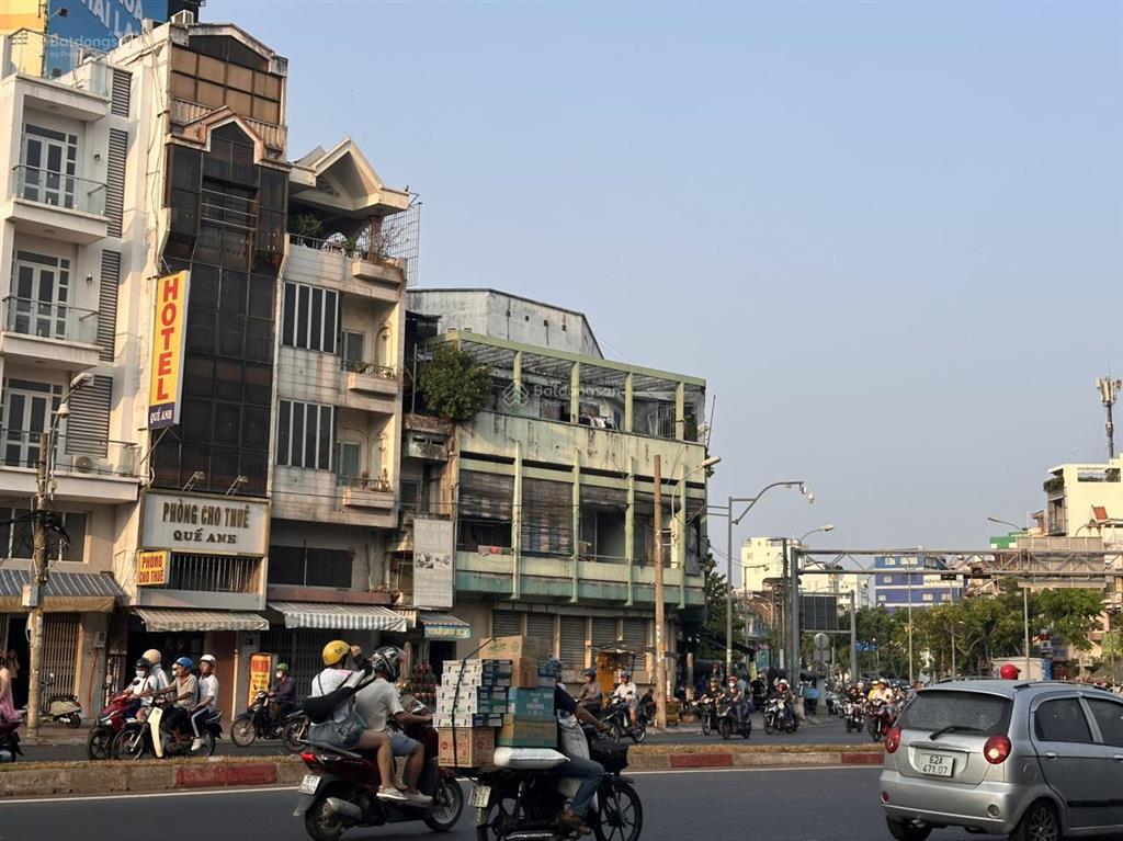 Căn góc 2 mt đường hải thượng lãn ông  quận 5. ngang 5m x 20m, 4 tầng, cn 95m2, 32 tỷ