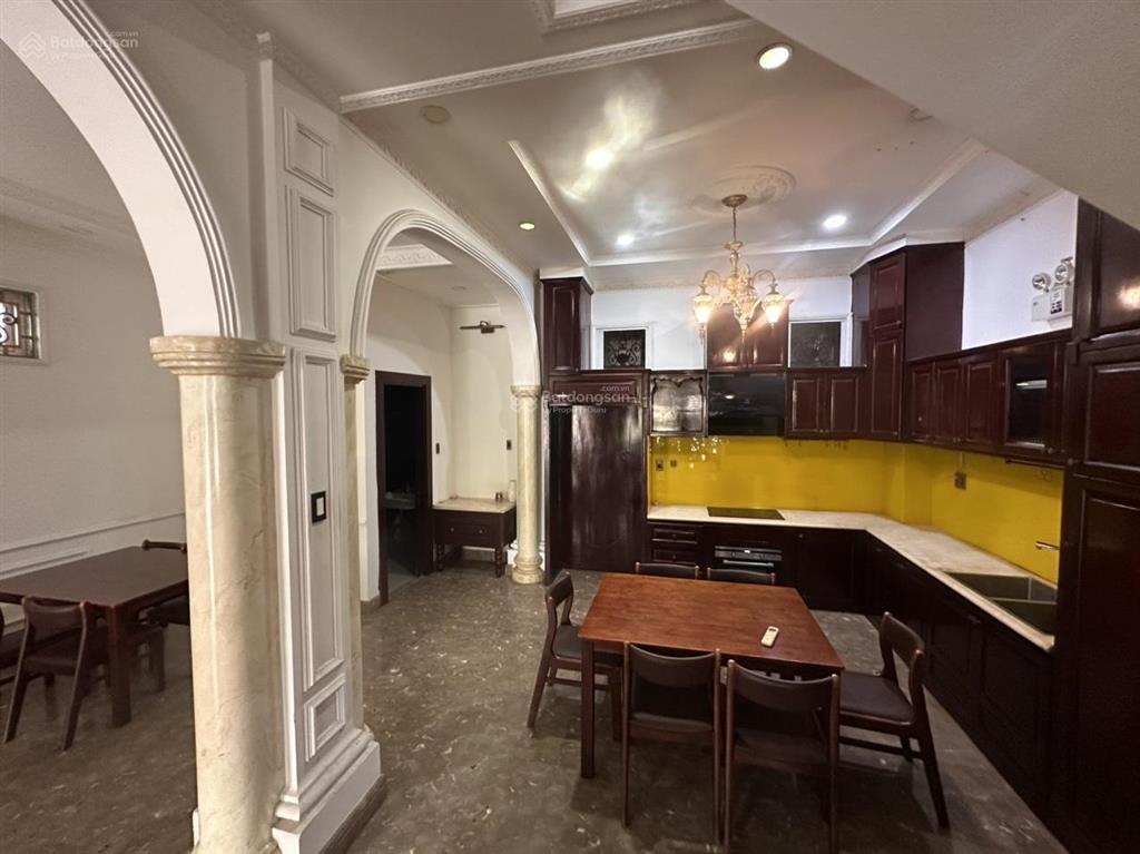 Biệt thự vip góc 2 mặt tiền cực đẹp! đường yên thế  tân bình (ngang 7.5x14m) 3 tầng + sân thượng