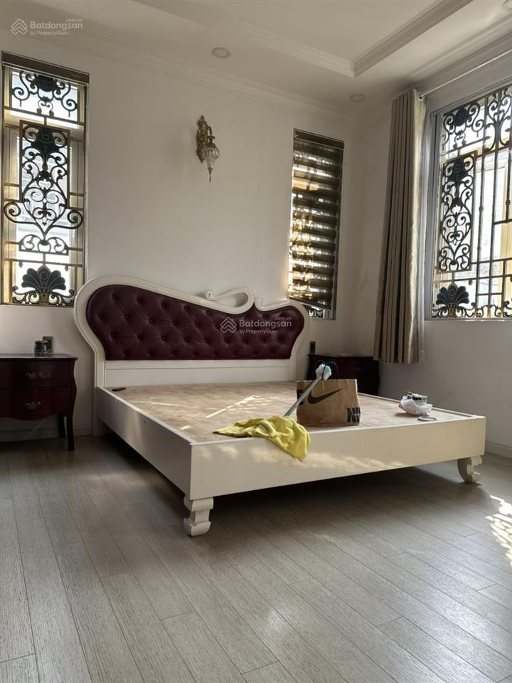 Biệt thự vip góc 2 mặt tiền cực đẹp! đường yên thế  tân bình (ngang 7.5x14m) 3 tầng + sân thượng