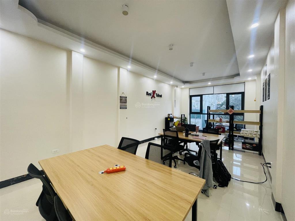 Cho thuê văn phòng 60m2 tại phố nguyễn tuân, thanh xuân, sẵn nội thất, view thoáng