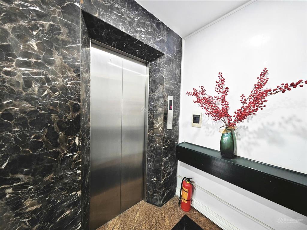 Cho thuê nhà 6,5 tầng, mt 4m, 40m2/ tầng, giá 35 triệu, tuyến lê đại hành, phố huế, phù hợp spa,cty