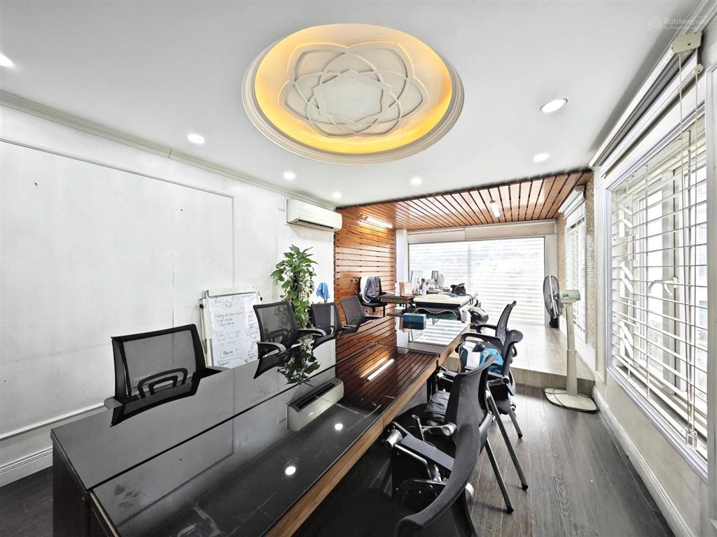 Cho thuê nhà 6,5 tầng, mt 4m, 40m2/ tầng, giá 35 triệu, tuyến lê đại hành, phố huế, phù hợp spa,cty